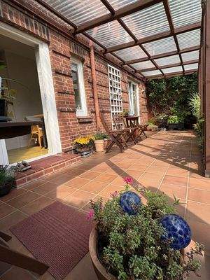 überdachte Südterrasse