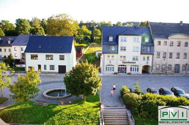 Blick aus Wohnzimmer u. Küche