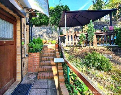 Gartensitzplatz in oberster Hanglage