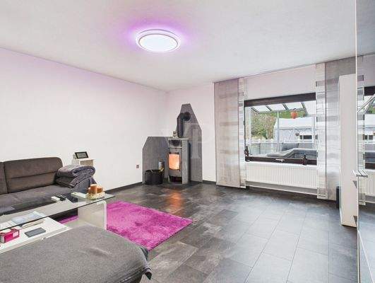 Wohnzimmer mit Kamin