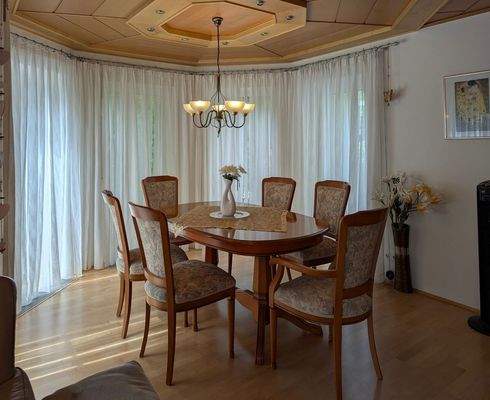 Essplatz im großzügigen Wohnbereich