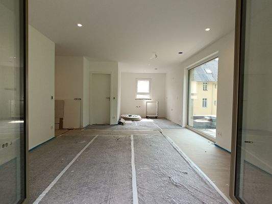 Blick von Terrasse r. Küche