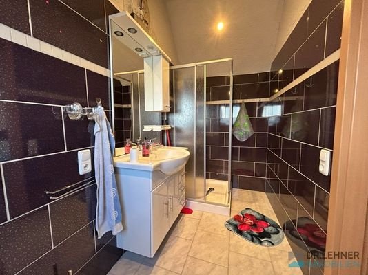 Dachgeschoss Duschbad