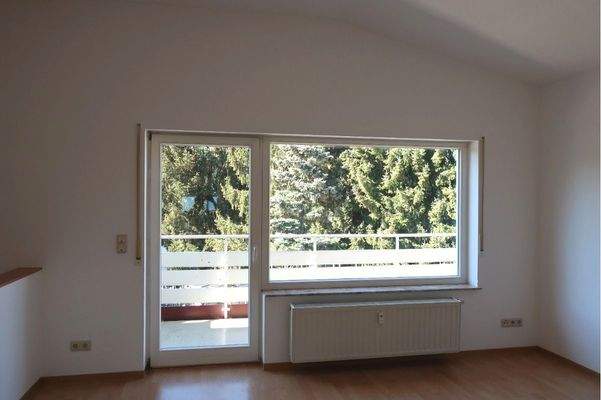 FOTO der Nachbarwohnung-gleicher Balkonblick