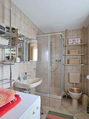 Dusche im Bad