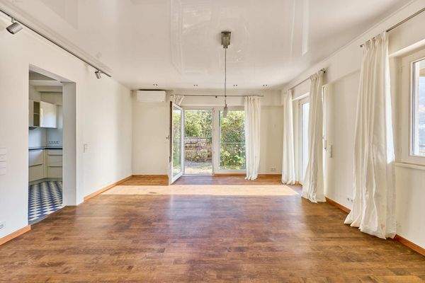 Essbereich mit Brunnenterrasse