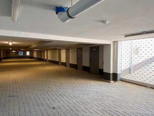 Tiefgarage mit Blick auf die Keller