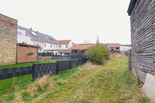 Feld Einfahrt (Hinterseite)