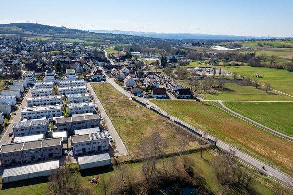 Drohnenaufnahme mit Aussicht nach Lörrach