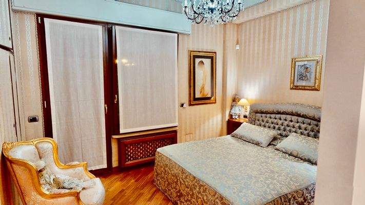 appartamento-in-vendita-Sanremo-lusso-garage-doppio-giardino-cucina-all'aperto