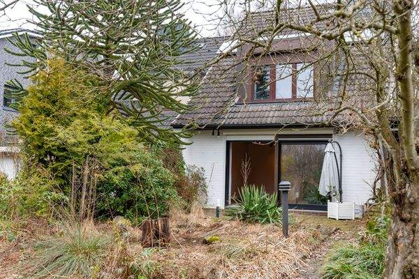 Blick auf die hintere Seite der Doppelhaushälfte