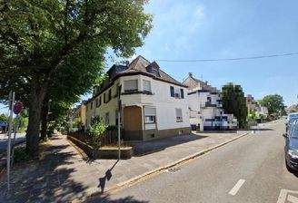 Vorderansicht von links