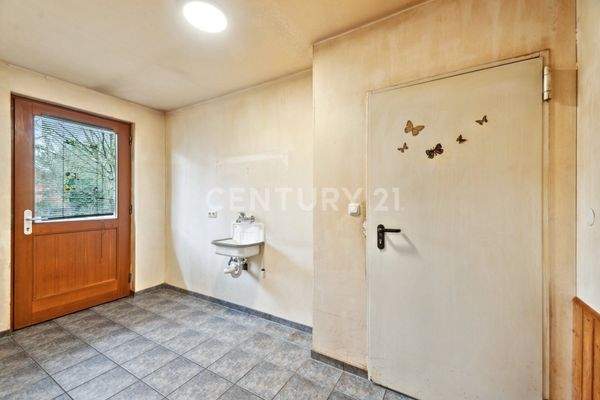 HWR + Ausgang + Garage