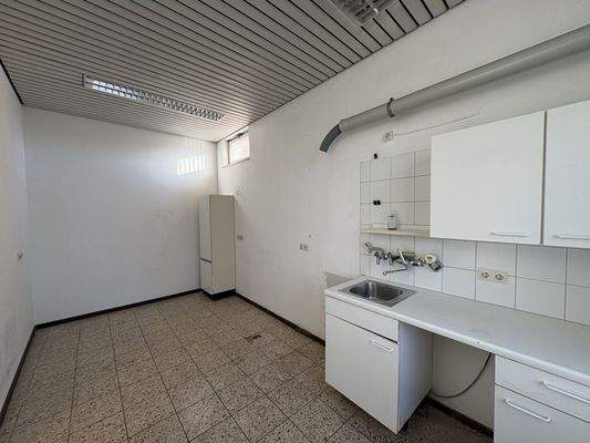 Küche / Lagerfläche