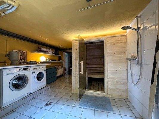 Waschraum und Sauna