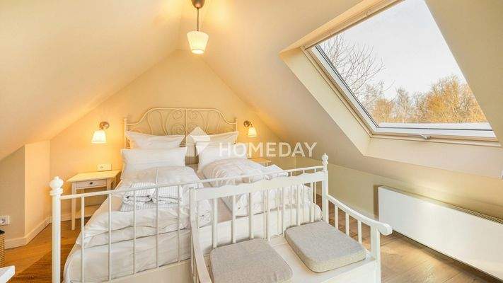 1. OG Schlafzimmer 1 1