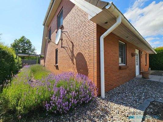 Giebelseite mit Hauseingang