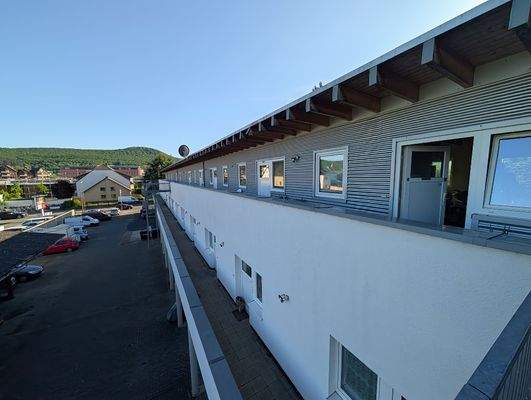 Eingangstüren zu den Wohnungen.jpeg