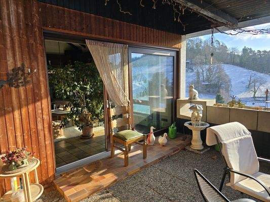 überdachte Terrasse mit Ausblick