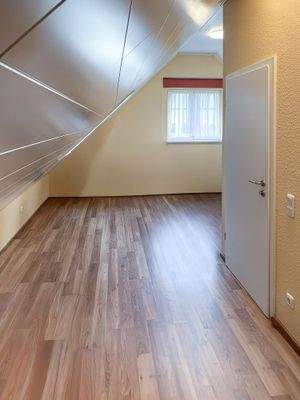 Dachgeschoss (virtuell ausgeräumt).jpg