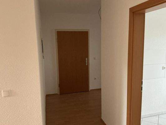 Flur_Blick_zum_Eingang