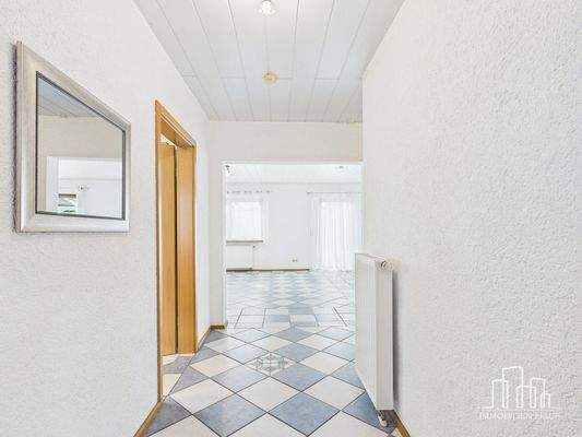 CAM02839G0-PR0332-STILL006