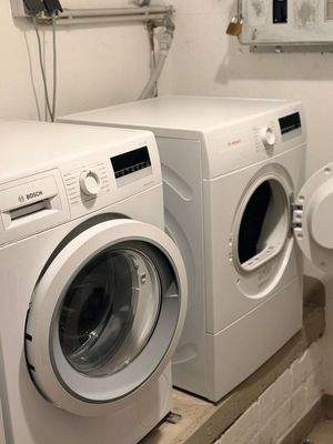 Münzwaschmaschine/Trockner