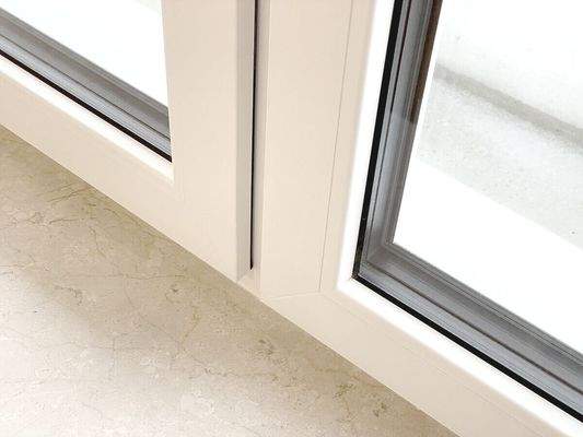 Dreifach-verglaste Fenster