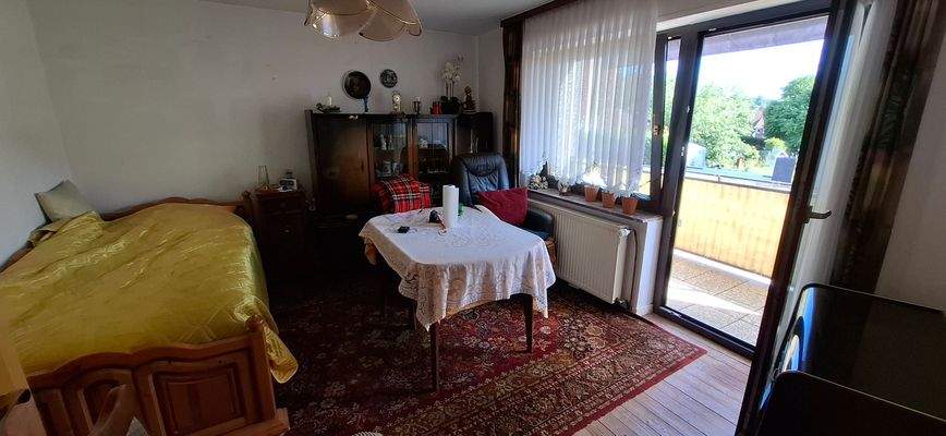 Zimmer mit Zugang zum Balkon Erdgeschoss