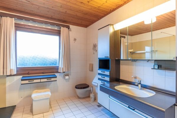 Badezimmer mit Urinal