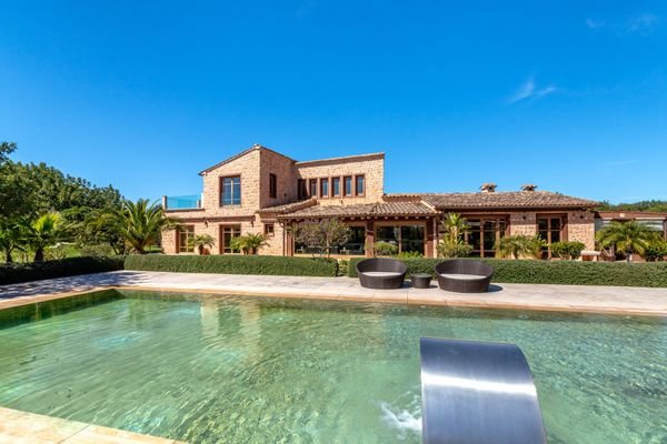 Luxusfinca mit erlesenen Materialien, Pool, parkähnlichem Garten und Fußbodenheizung in Llucmajor