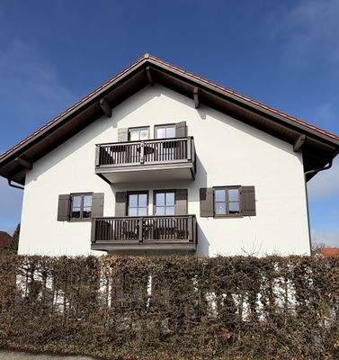 Südansicht mit Fensterläden