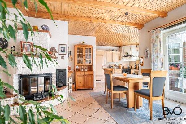 Essbereich mit Kaminofen