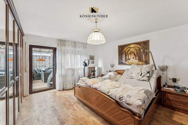 Schlafzimmer mit Ausgang Terrasse