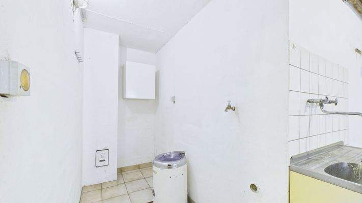 CAM03143G0-PR0189-STILL025