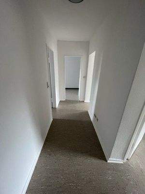 Eingangsbereich mit Zugang zu allen Zimmern.jpg