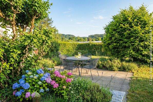 sehr gepflegter Garten