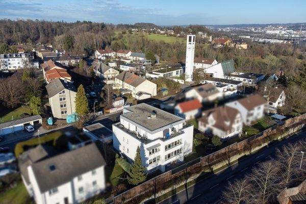 Mehrfamilienhaus mit Garage