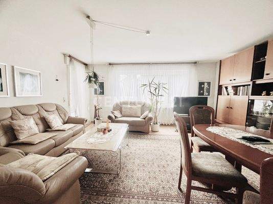 Großes und gemütliches Wohnzimmer