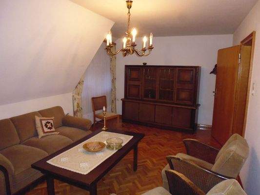 Wohnzimmer in der Einliegerwohnung
