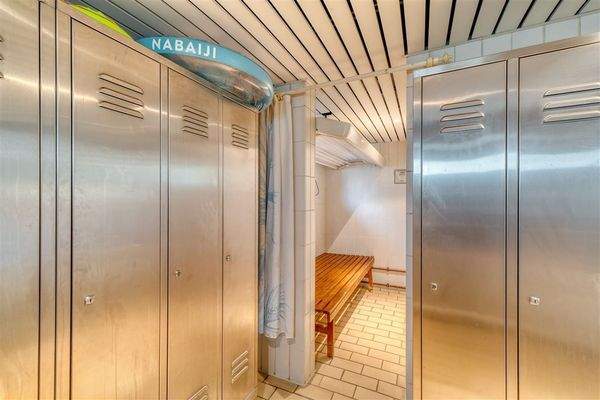 17. Umkleidebereich Schwimmad, Sauna