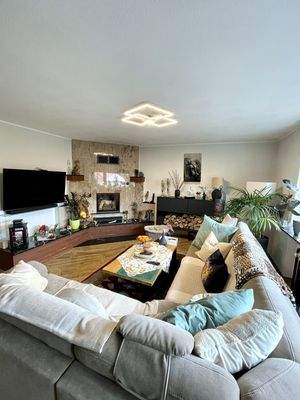 Wohnzimmer mit Kamin