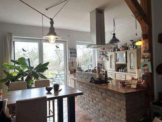 Die Küche und Sitzecke