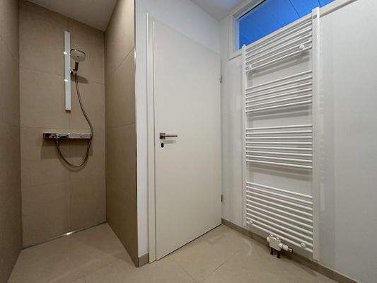 Badezimmer EG (Weitwinkel)