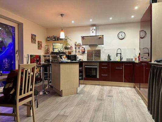 Einbauküche im OG - Maisonettewohnung (mit Zugang zur Dachterrasse)