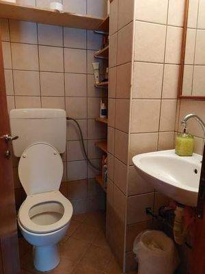 Kreta, Mochlos: Dreistöckige Wohnung direkt am Meer zu verkaufen