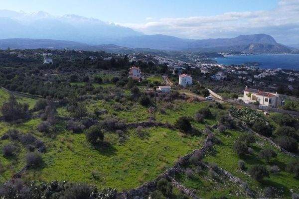 Kreta, Kokkino Chorio: Landschaftlich reizvolles Grundstück mit Meerblick zu verkaufen