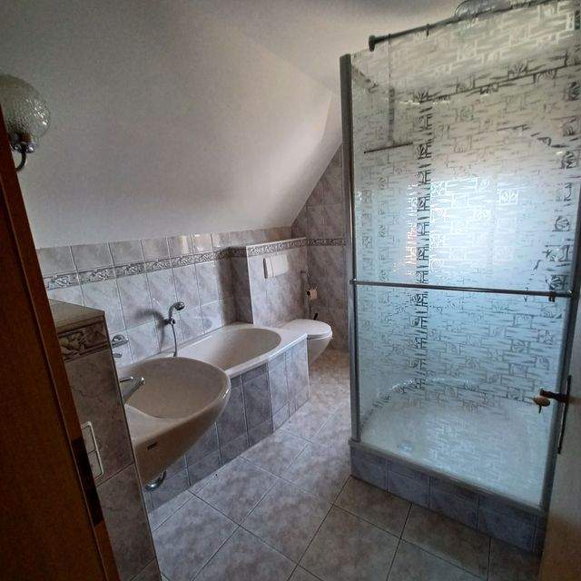 Wunderschönes Einfamilienhaus Cainsdorf incl. Einbauküche, Garten mit Pool, Sonnenterrasse Wintergarten zu vermieten - Photo 3