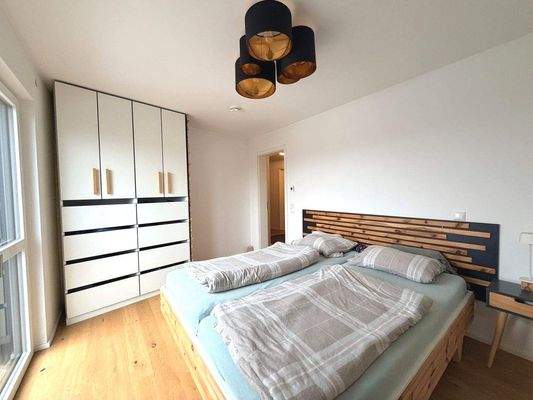 Schlafzimmer mit Einbauschränken