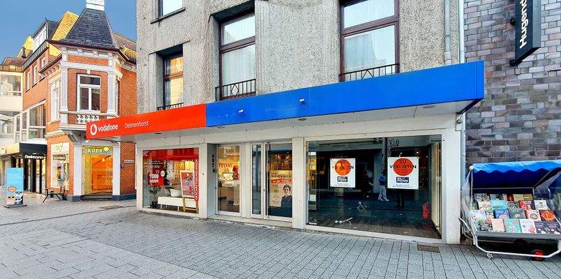 FRONTANSICHT, ehemaliger Tchibo-Laden.